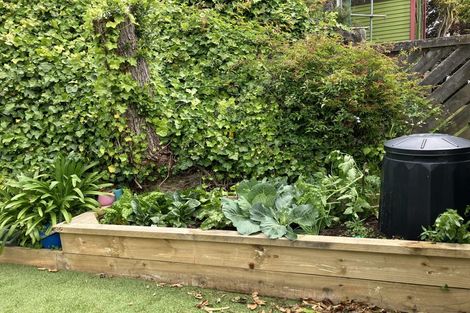 Photo of property in 4/52 Kelburn Parade, Kelburn, Wellington, 6012