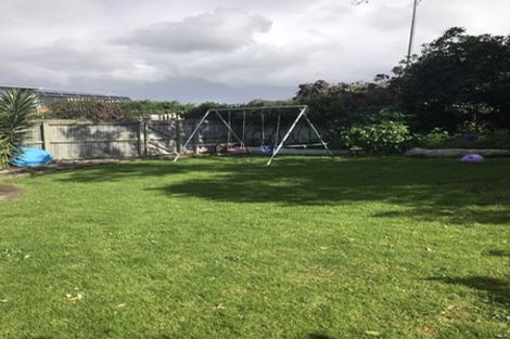 Photo of property in 72 Ridge Road, Howick, Auckland, 2014