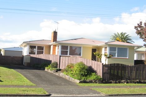 Photo of property in 56 Friedlanders Road, Manurewa, Auckland, 2102