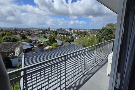 Photo of property in 12 Ruawai Road, Mount Wellington, Auckland, 1060