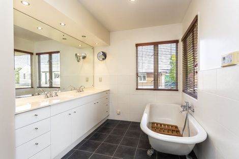 Photo of property in 25 Totara Street, Fendalton, Christchurch, 8041