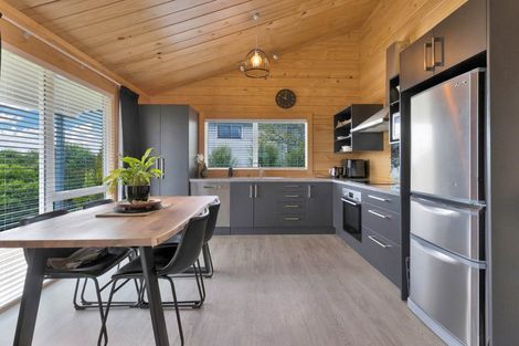 Photo of property in 21 Oxford Street, Waikari, 7420