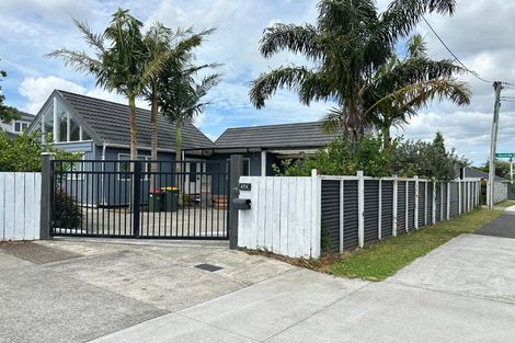 Photo of property in 47a Taikata Road, Te Atatu Peninsula, Auckland, 0610