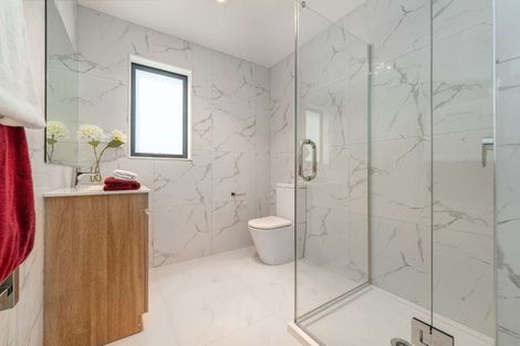 Photo of property in 47a Crestview Rise, Papakura, 2110