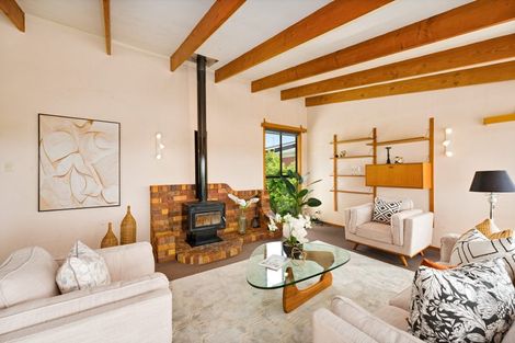 Photo of property in 42 Spence Road, Henderson, Auckland, 0612