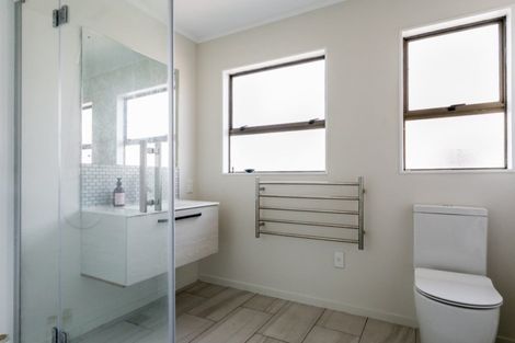 Photo of property in 2/802 Victoria Street, Parkvale, Hastings, 4122