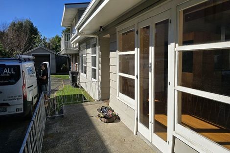 Photo of property in 27 Graham Avenue, Te Atatu Peninsula, Auckland, 0610