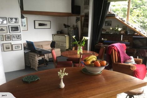 Photo of property in 2/194 Evans Bay Parade, Roseneath, Wellington, 6021