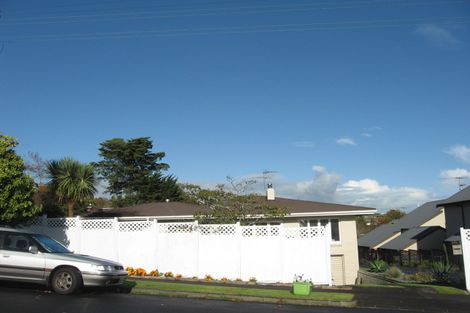 Photo of property in 128 Mellons Bay Road, Mellons Bay, Auckland, 2014