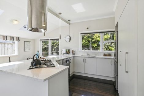 Photo of property in 2 Poona Street, Khandallah, Wellington, 6035