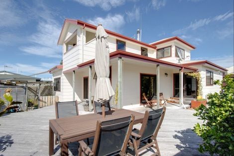 Photo of property in 5 Selwyn Road, Hospital Hill, Napier, 4110