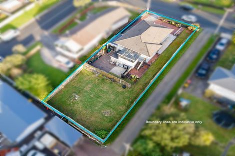 Photo of property in 12 Helena Street, Massey, Auckland, 0614