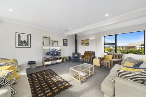 Photo of property in 5 Pendeen Place, Camborne, Porirua, 5026