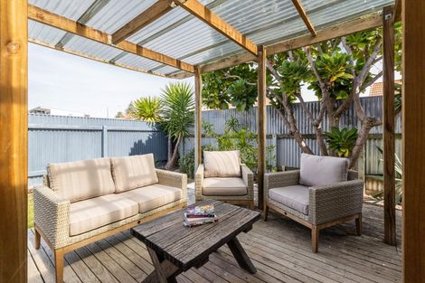 Photo of property in 3a The Esplanade, Westshore, Napier, 4110