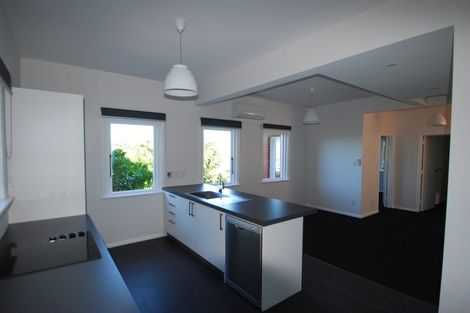 Photo of property in 2 Rangiora Avenue, Kaiwharawhara, Wellington, 6035