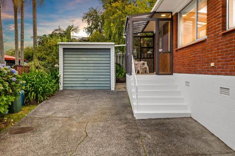 Photo of property in 2/7 Ian Place, Glendene, Auckland, 0602