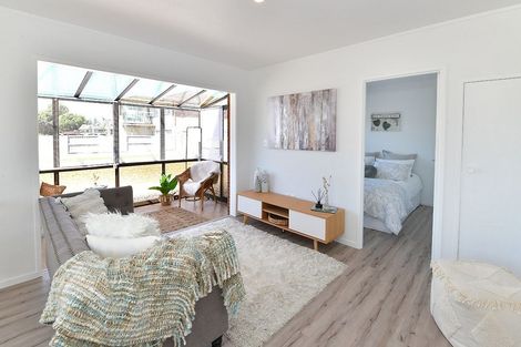 Photo of property in 1/70 Florence Avenue, Orewa, 0931