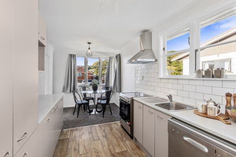 Photo of property in 2 Kowhai Street, Naenae, Lower Hutt, 5011