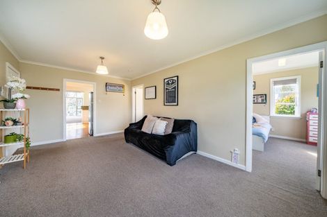 Photo of property in 35 Royal Street, Upper Hutt Central, Upper Hutt, 5018