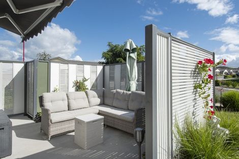 Photo of property in Waterview Estate, 31/4 Greystone Place, Omokoroa, 3114