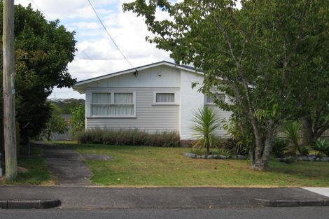 Photo of property in 22 Taupo Street, Green Bay, Auckland, 0604