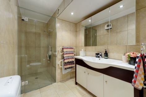 Photo of property in 120 Edgecumbe Road, Tauranga South, Tauranga, 3112