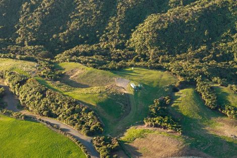 Photo of property in 141 Kaitawa Road, Hautere, Otaki, 5582