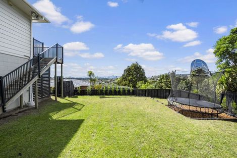 Photo of property in 15 Mcdowell Crescent, Hillcrest, Auckland, 0627