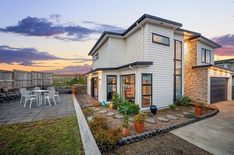 Photo of property in 3 Manawanui Way, Orewa, 0931