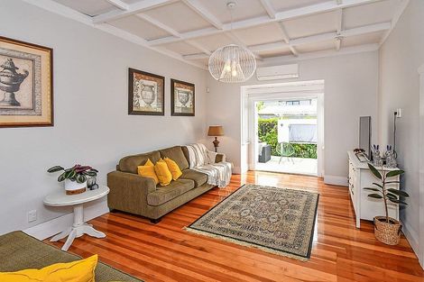 Photo of property in 2/39 Halsey Road, Manurewa, Auckland, 2102