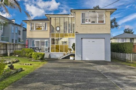 Photo of property in 11 Preston Avenue, Henderson, Auckland, 0610