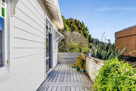 Photo of property in 98 Liardet Street, New Plymouth, 4310