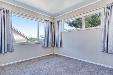 Photo of property in 46 Farquhar Road, Glendene, Auckland, 0602