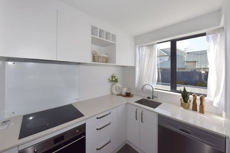 Photo of property in 2/111 Edgeware Road, St Albans, Christchurch, 8014