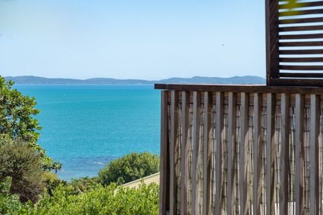 Photo of property in 11 Nancy Wake Place, Cable Bay, 0420