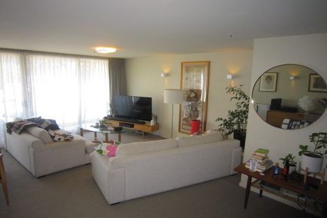 Photo of property in 72 Oriental Parade, Oriental Bay, Wellington, 6011