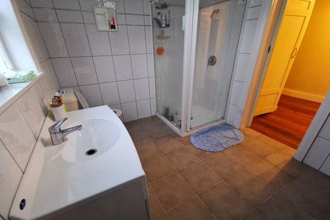 Photo of property in 1/17 Clifton Terrace, Kelburn, Wellington, 6012