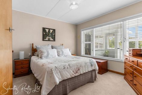 Photo of property in 25 Whaka Street, Maungaturoto, 0520