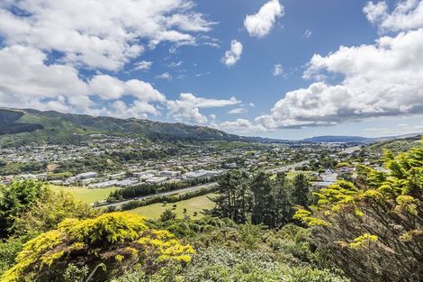 Photo of property in 94 Woodman Drive, Tawa, Wellington, 5028