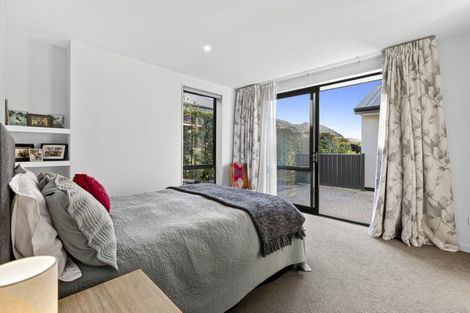 Photo of property in 12 Sapphire Spring Rise, Wanaka, 9305