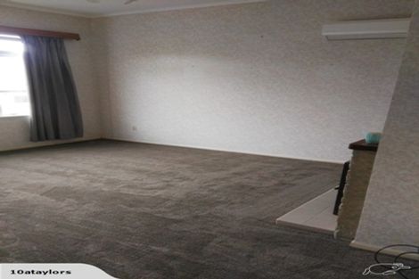 Photo of property in 15 Huia Road, Point Chevalier, Auckland, 1022