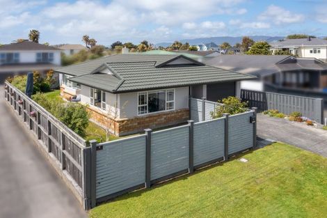 Photo of property in 5a Nathan Avenue, Paraparaumu Beach, Paraparaumu, 5032