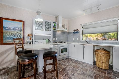 Photo of property in 1 Tapestry Grove, Silverstream, Upper Hutt, 5019