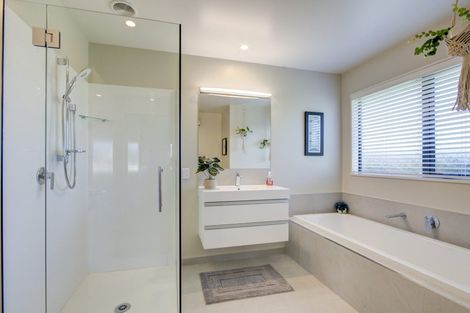 Photo of property in 10 Catchpole Place, Woodend, 7610