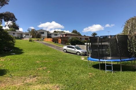 Photo of property in 2/13 Wykeham Place, Glenfield, Auckland, 0629