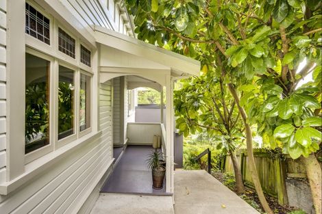 Photo of property in 8 Brewster Street, Bluff Hill, Napier, 4110