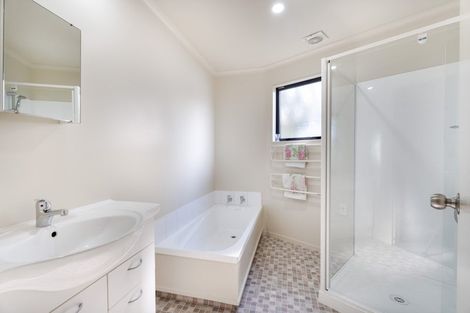 Photo of property in 1a Chester Road, Tawa, Wellington, 5028