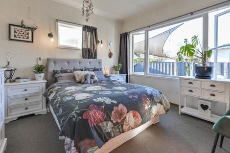 Photo of property in 107 Mcleod Street, Camberley, Hastings, 4120