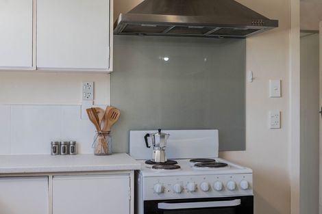 Photo of property in 10 Black Rock Road, Newlands, Wellington, 6037