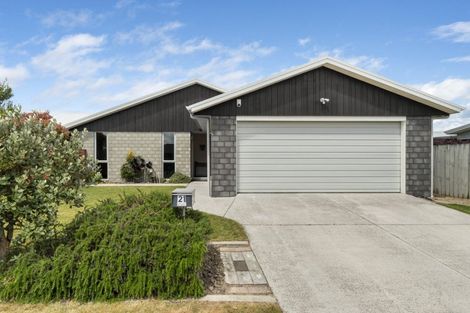 Photo of property in 21 Butterworth Crescent, Papamoa Beach, Papamoa, 3118
